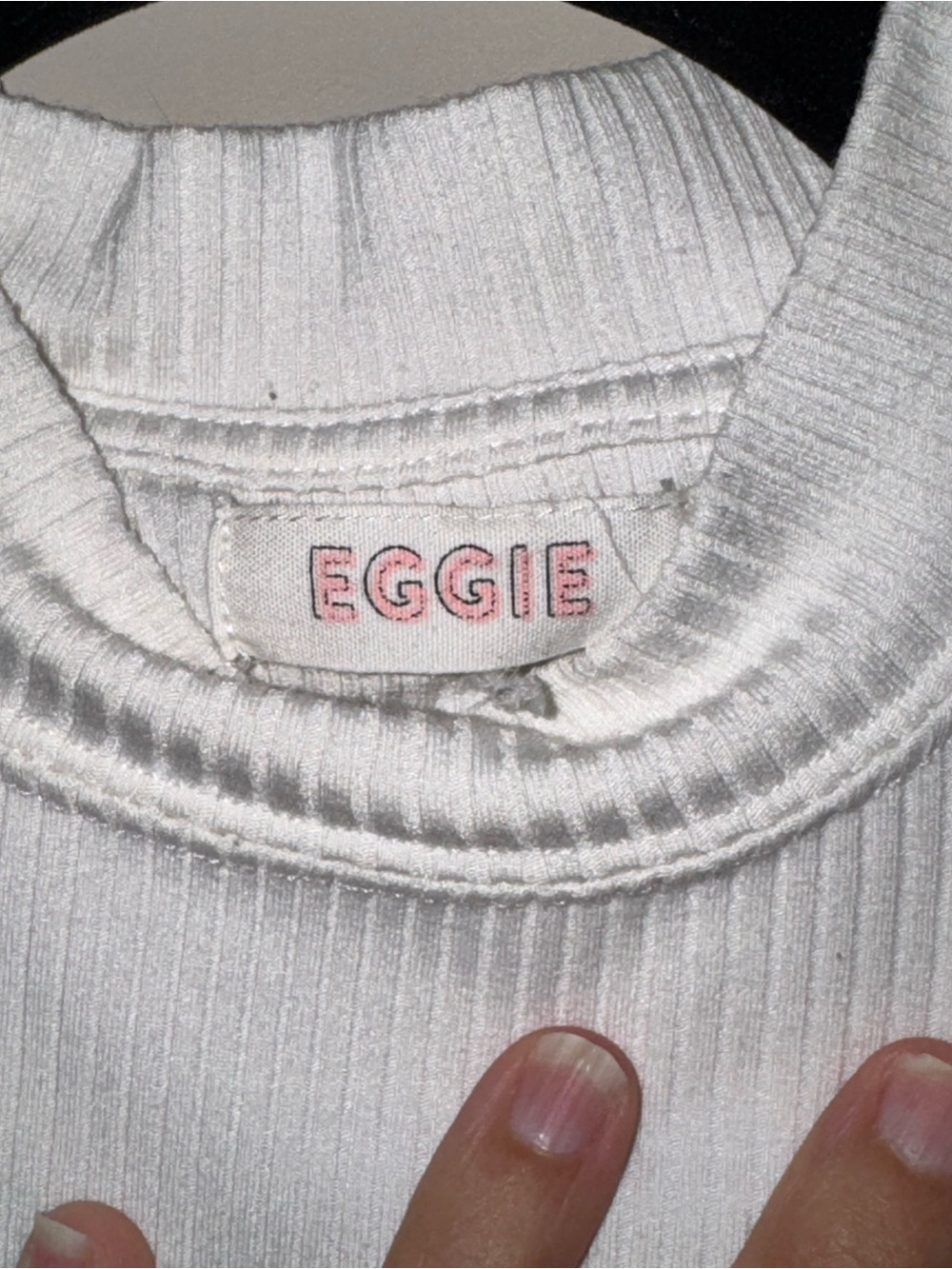 Cropped White Ribbed Short-Sleeve Top with Red Script - Picture 2 of 4